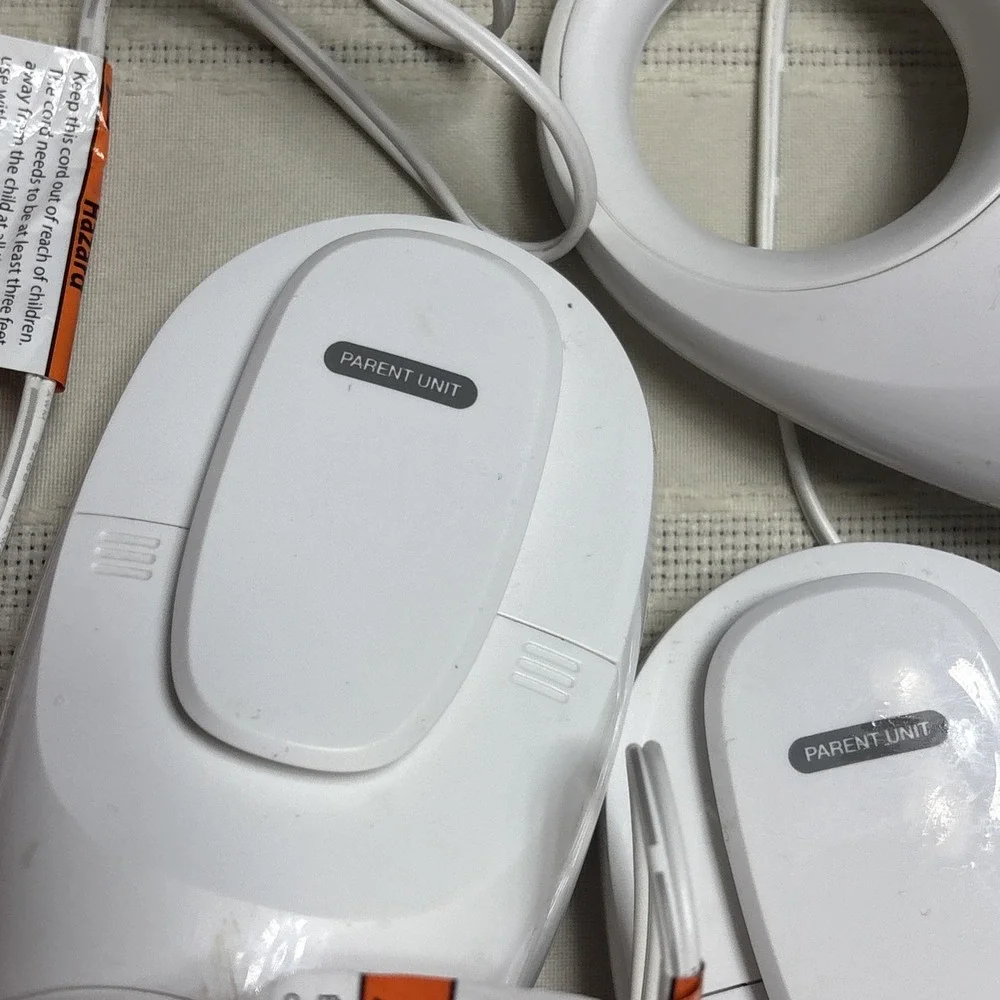 VTech DM1111 Enhanced Digital Audio Baby Monitor - White 2 Parent Units 1 Baby